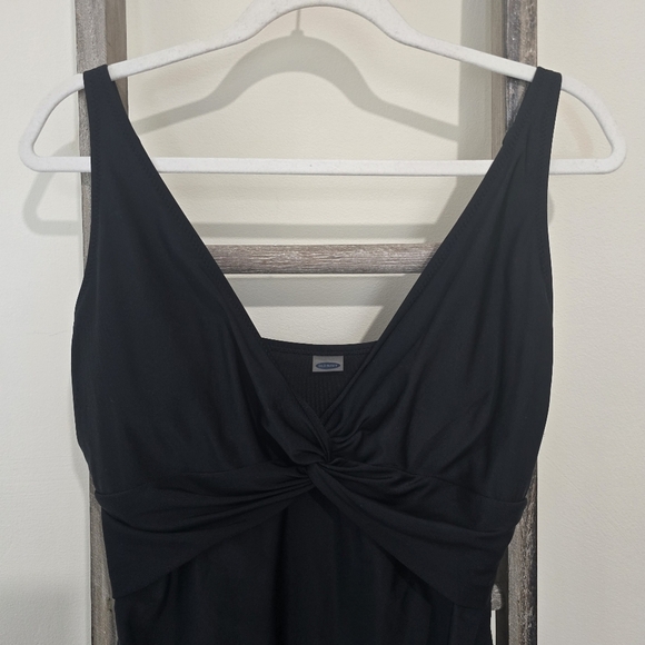 ⭐️40% Off⭐️ Old Navy Twist Front Black One Piece Swimsuit - Picture 3 of 11